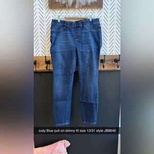 Judy Blue pull on skinny fit size 13/31 style JB8846